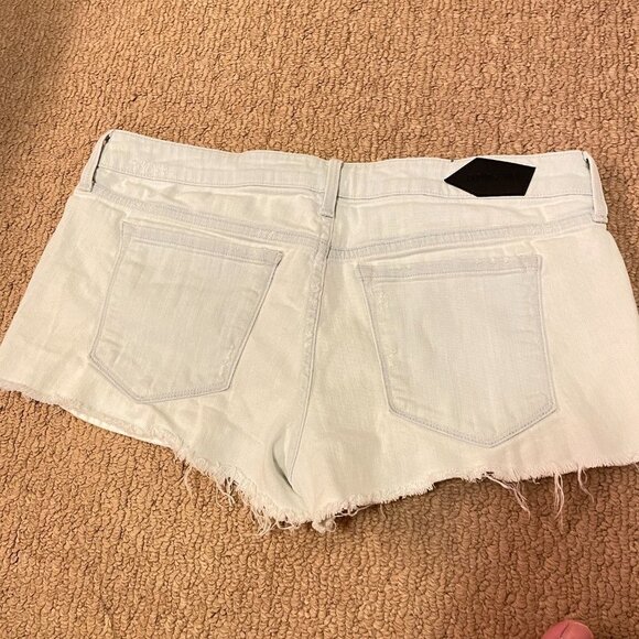 Aritzia Paradise Mine Bleached Denim Low-Rise Cutoff Shorts - US 28 - Picture 5 of 15
